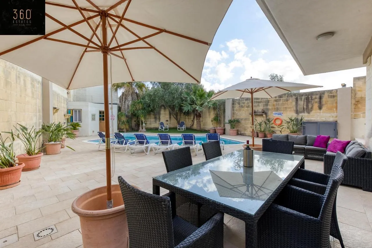 A Beautiful 4Br Villa With Private Pool & Deck By 360 Estates Naxxar