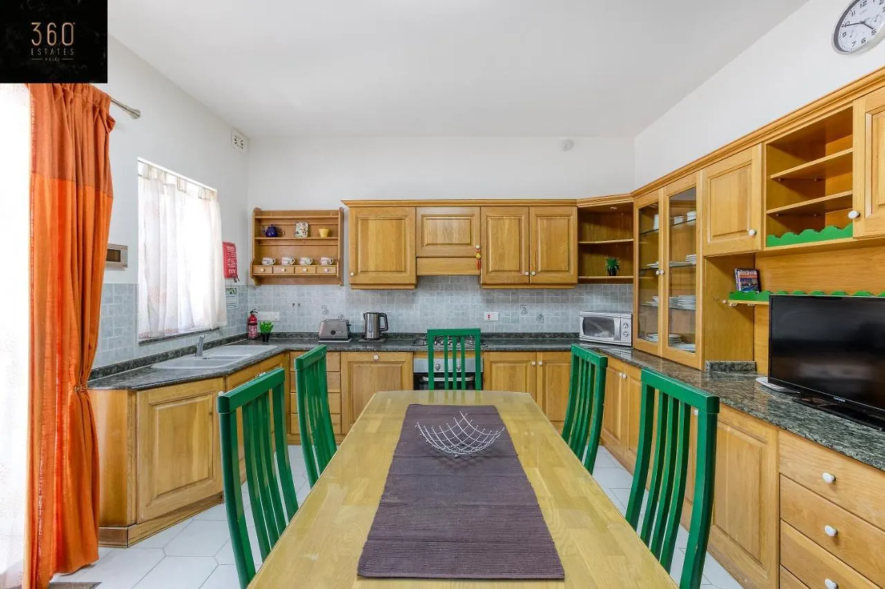 A Beautiful 4Br Villa With Private Pool & Deck By 360 Estates Naxxar Apartment