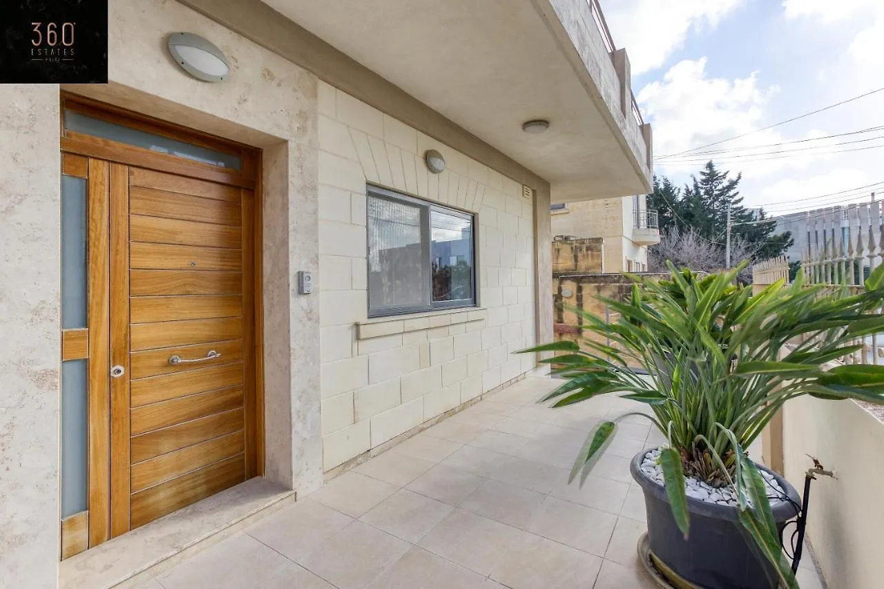 A Beautiful 4Br Villa With Private Pool & Deck By 360 Estates Naxxar Malta