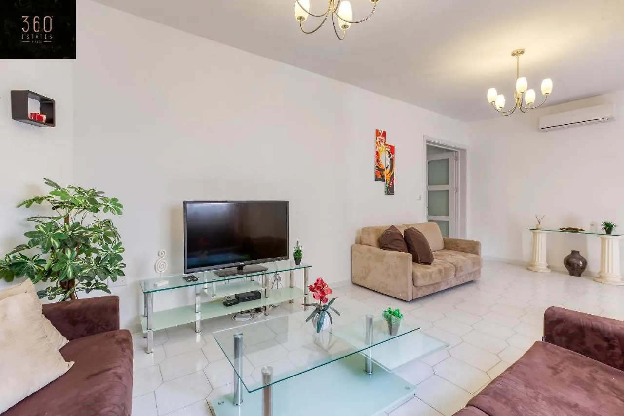 A Beautiful 4Br Villa With Private Pool & Deck By 360 Estates Naxxar Malta